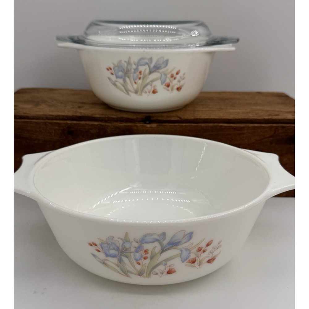Pyrex England Blue Iris Casseroles w/1 Lid Made In England Set Of 2 Bakeware VTG